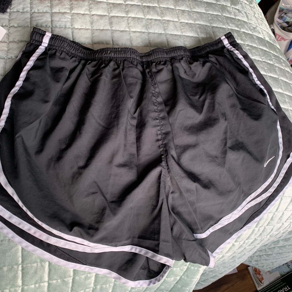 Women’s XL Nike Tempo Shorts